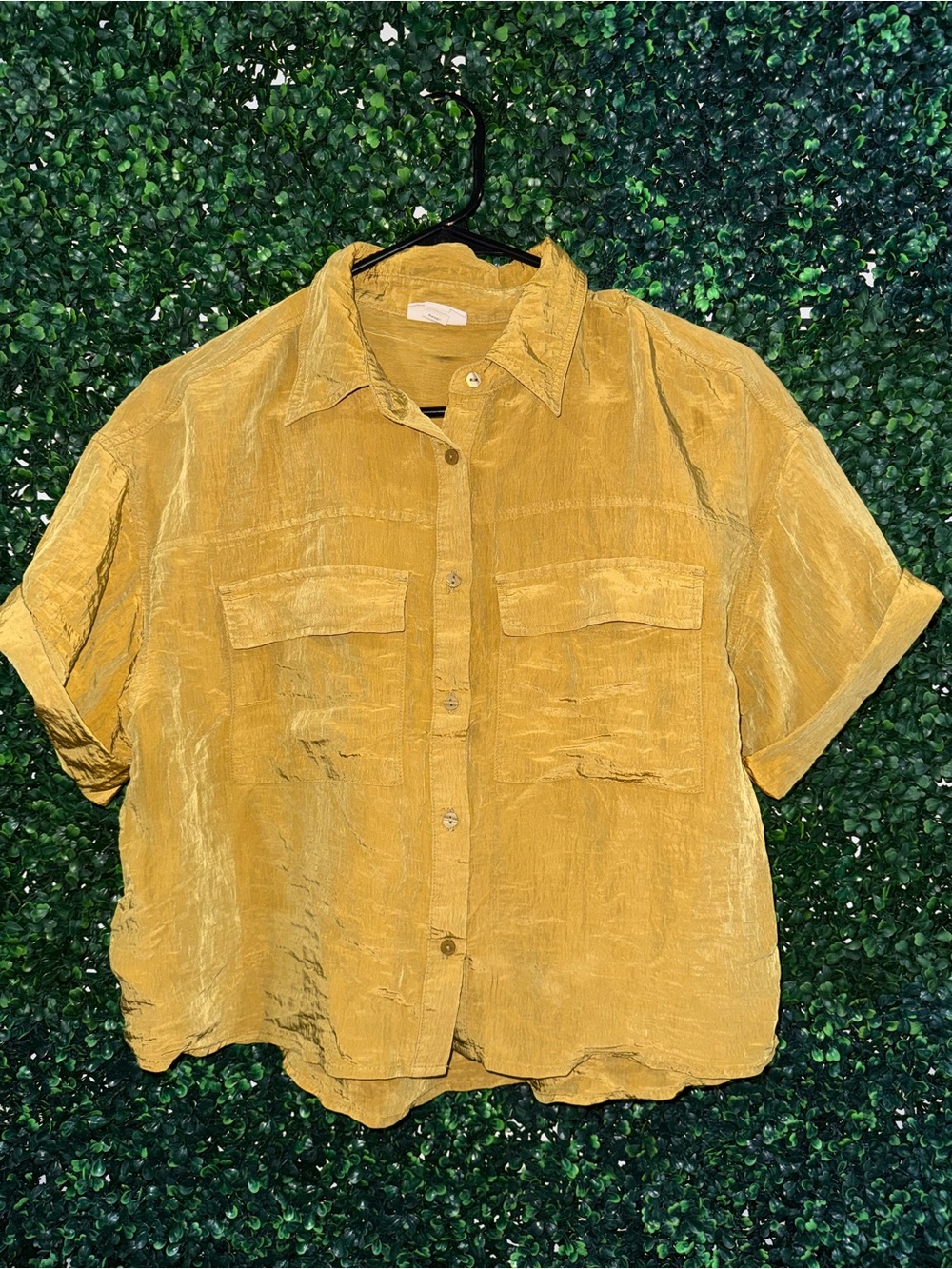 a.n.a Yellow/Green Short Sleeve Button-Down Shirt — Size Medium